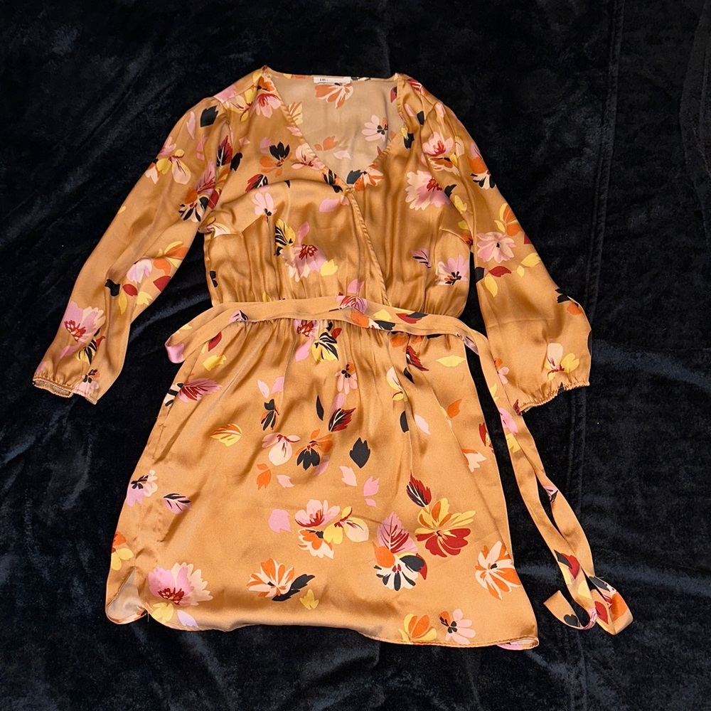 DR2 Vibrant Orange and Cream Floral Apparel